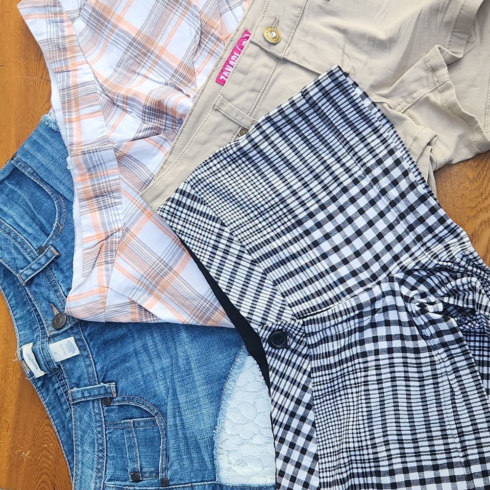 TEEN JUNIOR Girl, Sz M, Summer, Spring, Vacation, Plaid, Khaki, Jean Mini Shorts